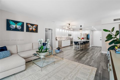 Кондоминиум с 2 спальнями в Санни-Айлс-Бич, Флорида № 2024432