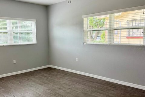 Villa ou maison à louer à Tampa, Floride: 3 chambres, 125.79 m2 № 1906098 - photo 13