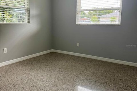 Villa ou maison à louer à Tampa, Floride: 3 chambres, 125.79 m2 № 1906098 - photo 12