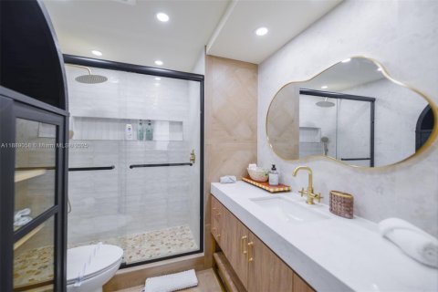 Copropriété à vendre à Sunny Isles Beach, Floride: 2 chambres, 133.78 m2 № 2013508 - photo 23