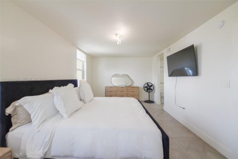 Condo in Sunny Isles Beach, Florida, 2 bedrooms № 2013508 - photo 20