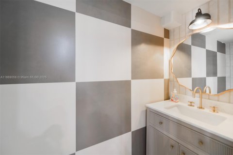 Copropriété à vendre à Sunny Isles Beach, Floride: 2 chambres, 133.78 m2 № 2013508 - photo 15