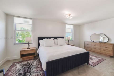 Condo in Sunny Isles Beach, Florida, 2 bedrooms № 2013508 - photo 18