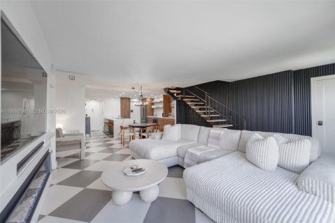 Condo in Sunny Isles Beach, Florida, 2 bedrooms № 2013508 - photo 8