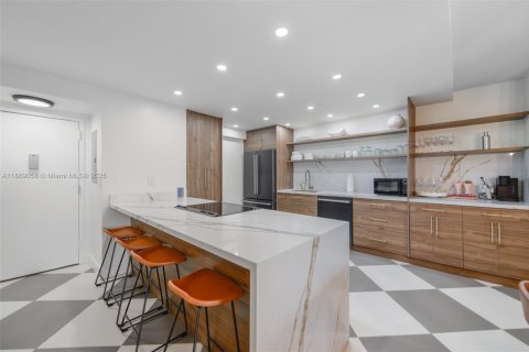 Copropriété à vendre à Sunny Isles Beach, Floride: 2 chambres, 133.78 m2 № 2013508 - photo 11