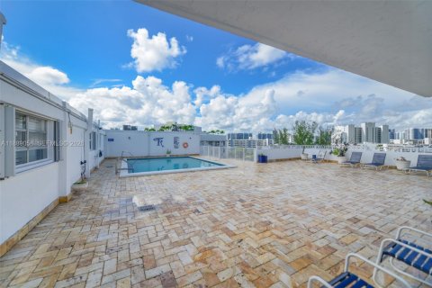 Copropriété à vendre à Sunny Isles Beach, Floride: 2 chambres, 133.78 m2 № 2013508 - photo 5