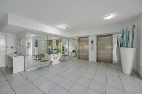 Copropriété à vendre à Sunny Isles Beach, Floride: 2 chambres, 133.78 m2 № 2013508 - photo 6