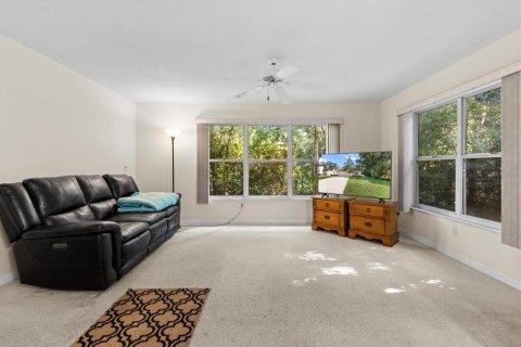 Casa en venta en Homosassa, Florida, 2 dormitorios, 191.66 m2 № 1902121 - foto 13