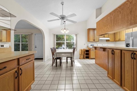 Villa ou maison à vendre à Homosassa, Floride: 2 chambres, 191.66 m2 № 1902121 - photo 15