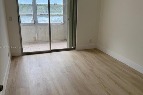 Copropriété à vendre à Pembroke Pines, Floride: 2 chambres, 88.63 m2 № 1963214 - photo 5