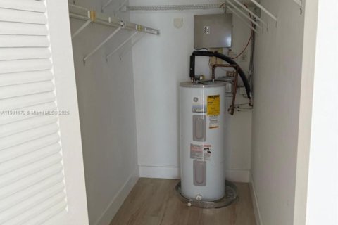 Copropriété à vendre à Pembroke Pines, Floride: 2 chambres, 88.63 m2 № 1963214 - photo 6