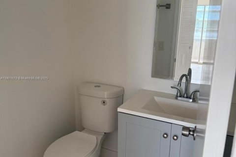 Copropriété à vendre à Pembroke Pines, Floride: 2 chambres, 88.63 m2 № 1963214 - photo 9