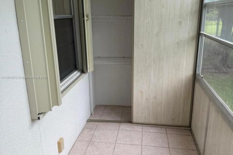 Copropriété à vendre à Pembroke Pines, Floride: 2 chambres, 88.63 m2 № 1963214 - photo 10