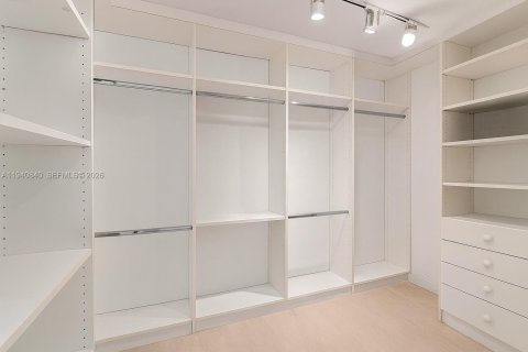 Condo in Miami, Florida, 2 bedrooms  № 1998021 - photo 14