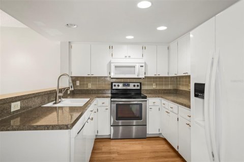 Condo in Clearwater, Florida, 3 bedrooms  № 2099480 - photo 9