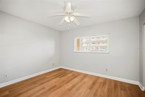 Condo in Clearwater, Florida, 3 bedrooms  № 2099480 - photo 19