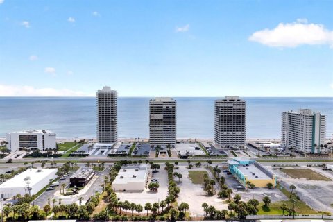 Condo à Daytona Beach, Floride, 2 chambres  № 2134403
