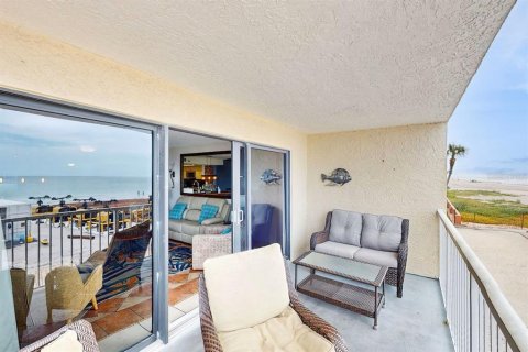 Condo in Indian Shores, Florida, 2 bedrooms № 2218444 - photo 19