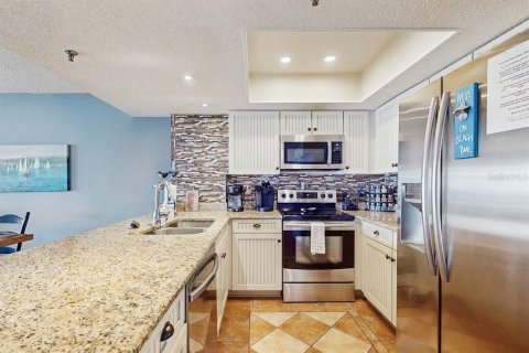 Condo in Indian Shores, Florida, 2 bedrooms № 2218444 - photo 7