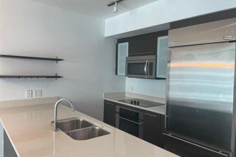 Купить кондоминиум в Майами, Флорида 1 спальня, 68.56м2, № 2145836 - фото 3