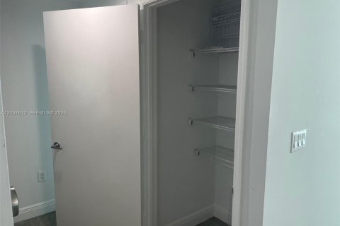 Купить кондоминиум в Майами, Флорида 1 спальня, 68.56м2, № 2145836 - фото 8