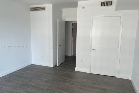 Купить кондоминиум в Майами, Флорида 1 спальня, 68.56м2, № 2145836 - фото 21
