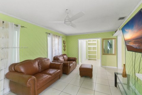 Купить виллу или дом в Норт-Лодердейл, Флорида 3 спальни, 160.81м2, № 1974766 - фото 13