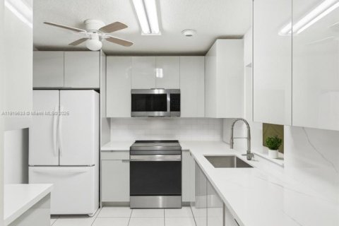 Купить виллу или дом в Норт-Лодердейл, Флорида 3 спальни, 160.81м2, № 1974766 - фото 16