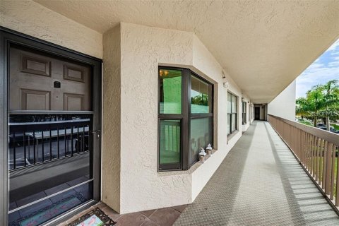 Condominio en alquiler en South Pasadena, Florida, 1 dormitorio, 81.29 m2 № 2111130 - foto 2