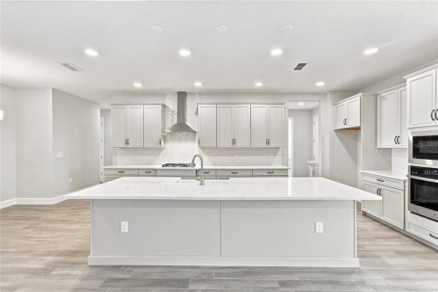 Casa en venta en Apopka, Florida, 4 dormitorios, 280.75 m2 № 2237193 - foto 2
