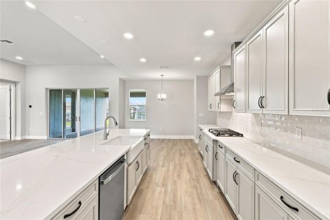 Casa en venta en Apopka, Florida, 4 dormitorios, 280.75 m2 № 2237193 - foto 5