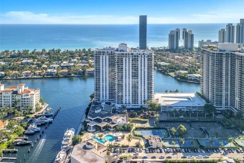 Copropriété à louer à Aventura, Floride: 2 chambres, 175.31 m2 № 1993708 - photo 27