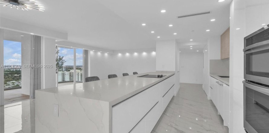 Condo à Aventura, Floride, 3 chambres  № 1993708