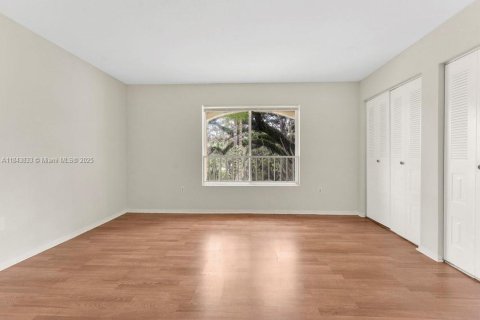 Condo in Oakland Park, Florida, 1 bedroom  № 1838706 - photo 18