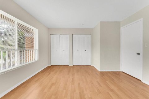 Condo in Oakland Park, Florida, 1 bedroom  № 1838706 - photo 17