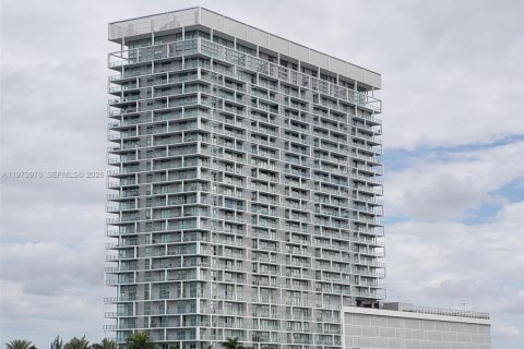 Condominio en Sunrise, Florida, 2 dormitorios  № 2033617