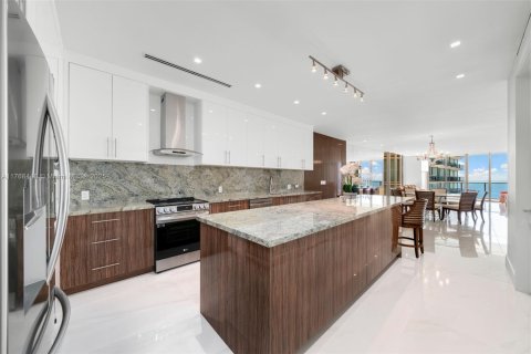 Copropriété à louer à Bal Harbour, Floride: 3 chambres, 261.33 m2 № 1868473 - photo 10