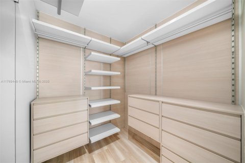Copropriété à louer à Bal Harbour, Floride: 3 chambres, 261.33 m2 № 1868473 - photo 24