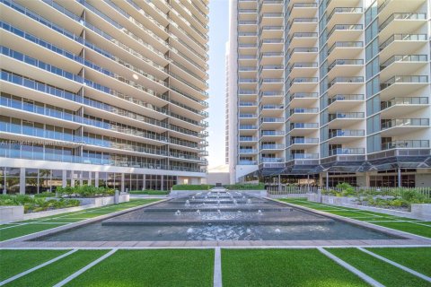 Copropriété à louer à Bal Harbour, Floride: 3 chambres, 261.33 m2 № 1868473 - photo 30
