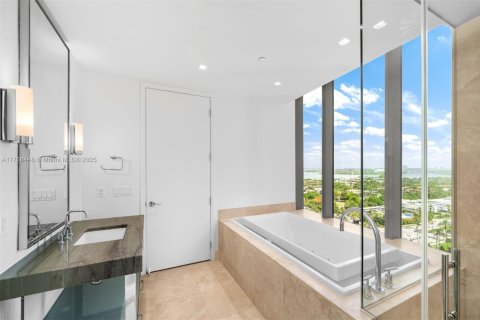 Copropriété à louer à Bal Harbour, Floride: 3 chambres, 261.33 m2 № 1868473 - photo 16