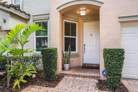 Townhouse in Miramar, Florida 3 bedrooms, 188.96 sq.m. № 1763082 - photo 8