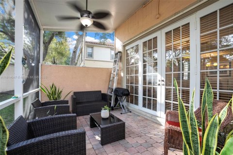 Townhouse in Miramar, Florida 3 bedrooms, 188.96 sq.m. № 1763082 - photo 4