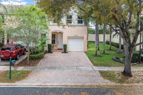 Townhouse in Miramar, Florida 3 bedrooms, 188.96 sq.m. № 1763082 - photo 3