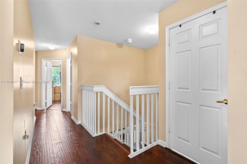 Townhouse in Miramar, Florida 3 bedrooms, 188.96 sq.m. № 1763082 - photo 24
