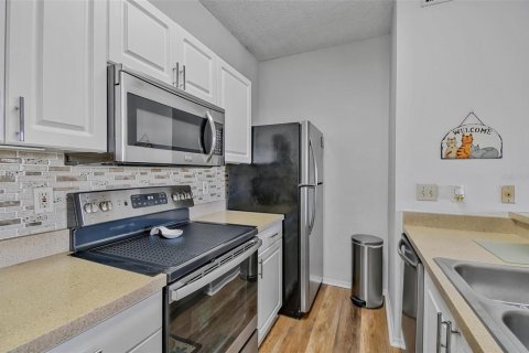 Condo in Tampa, Florida, 1 bedroom  № 2093767 - photo 5