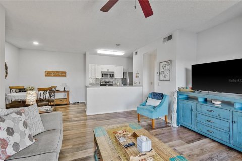 Condo in Tampa, Florida, 1 bedroom  № 2093767 - photo 9
