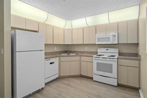 Immobilier commercial à vendre à Spring Hill, Floride: 6 chambres, 239.13 m2 № 2426027 - photo 10