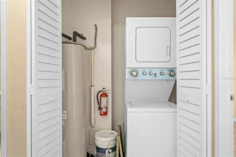 Immobilier commercial à vendre à Spring Hill, Floride: 6 chambres, 239.13 m2 № 2426027 - photo 19