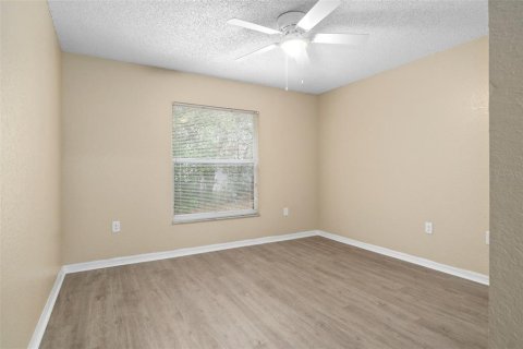 Immobilier commercial à vendre à Spring Hill, Floride: 6 chambres, 239.13 m2 № 2426027 - photo 15