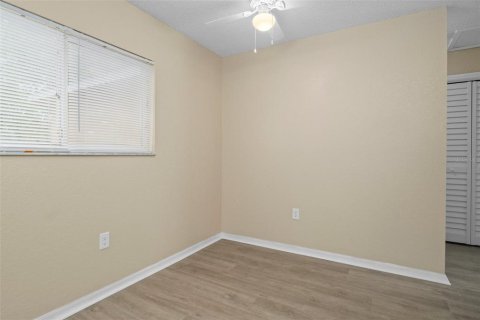 Immobilier commercial à vendre à Spring Hill, Floride: 6 chambres, 239.13 m2 № 2426027 - photo 11